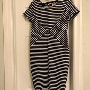 Jessica Simpson Maternity Dress- Medium